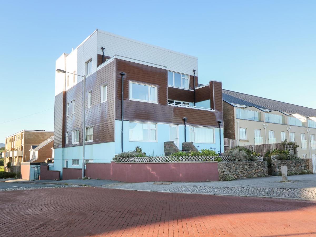 Sea View Apartment Pwllheli Extérieur photo