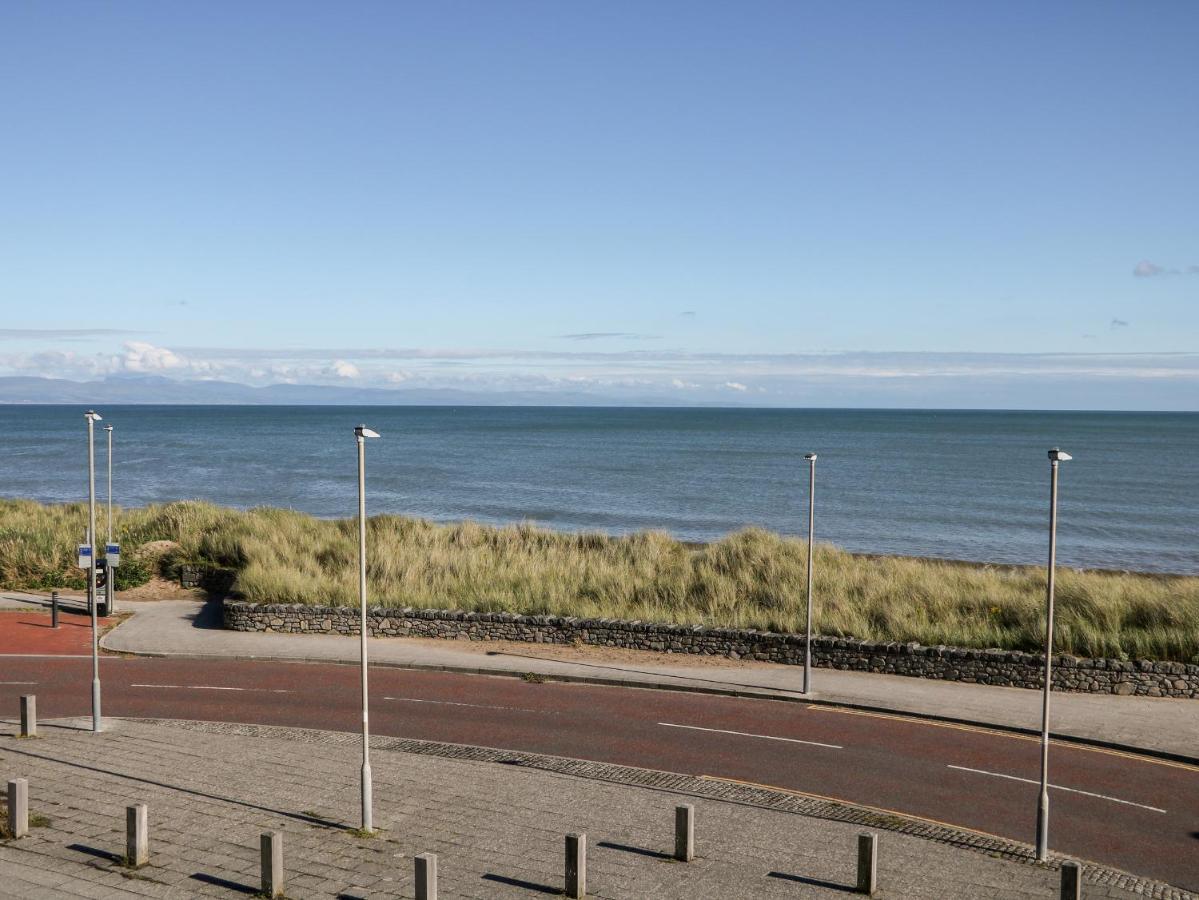Sea View Apartment Pwllheli Extérieur photo